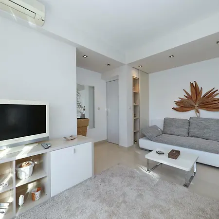 Sunny Apartment